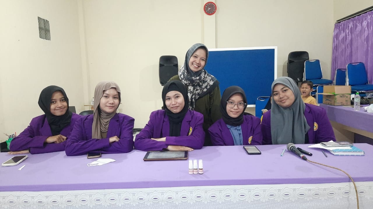 BERPRESTASI: Siswa SMK Mitra Sehat Mandiri Sidoarjo peraih medali emas olimpiade gagasan ilmiah Internasional. (IST)