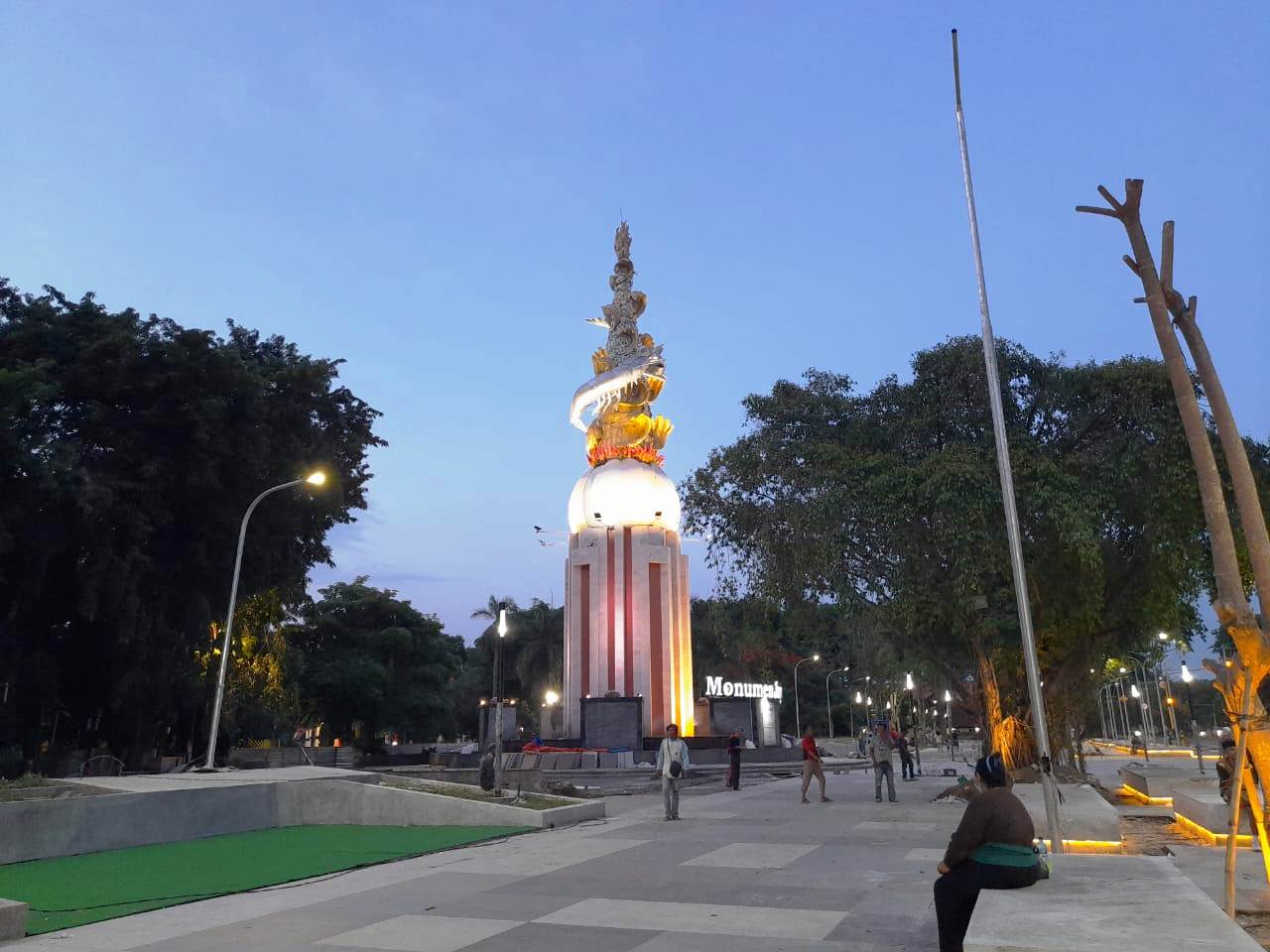 NYAMAN: Suasana baru di kawasan Monumen Jayandaru akan jadi ikon wisata keluarga. (M SAIFUL ROHMAN/RADAR SIDOARJO)