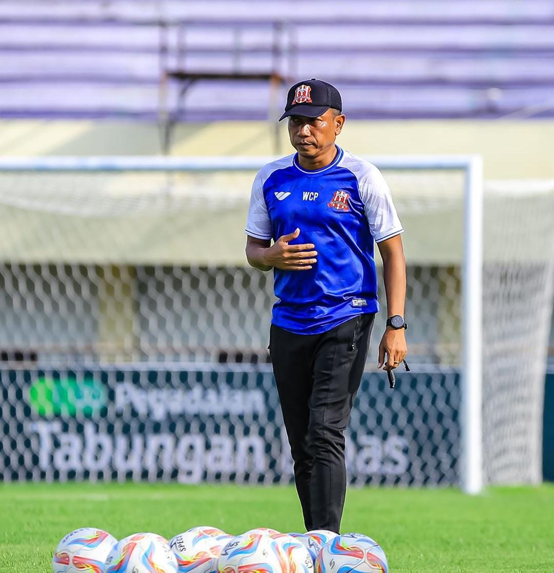 TARGET: Pelatih Deltras Sidoarjo Widodo Cahyono Putro. (IST/Instagram Deltras)