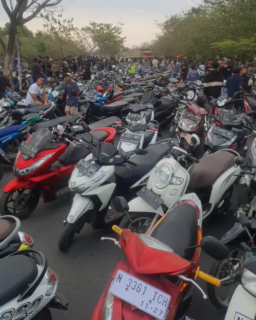 DIIMBAU: Sebanyak 117 motor terjaring razia balap liar di Tol HK Jabon beberapa waktu lalu. (IST)