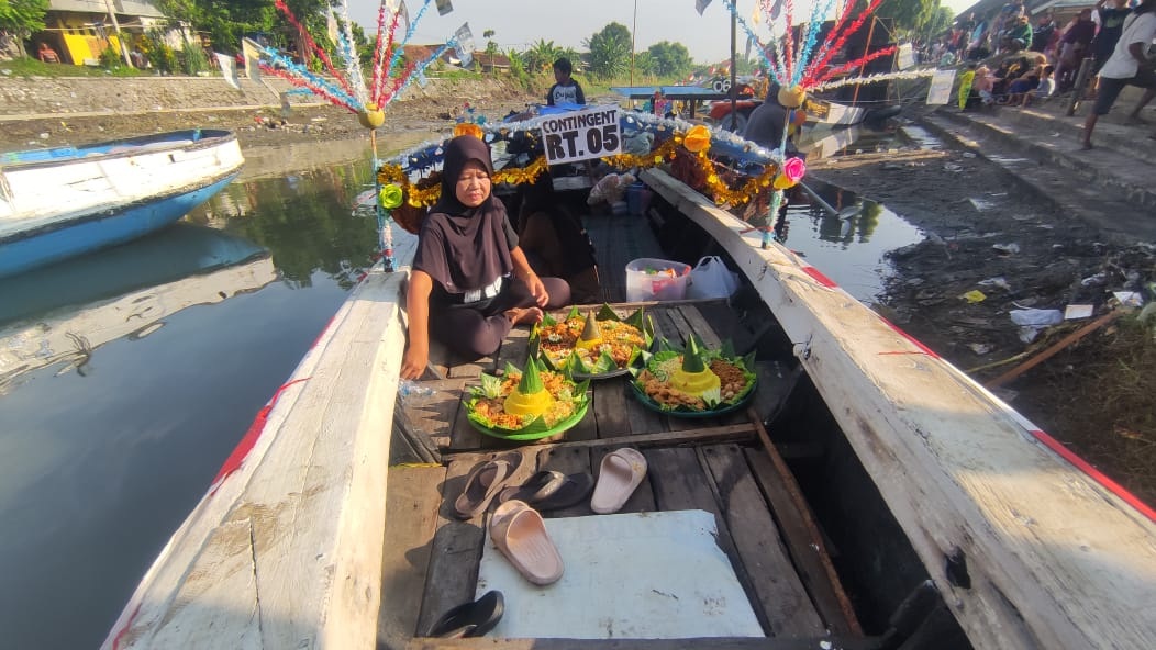 MERIAH: Suasana nyadran di Desa Balongdowo Kecamatan Candi. (M SAIFUL ROHMAN/RADAR SIDOARJO)