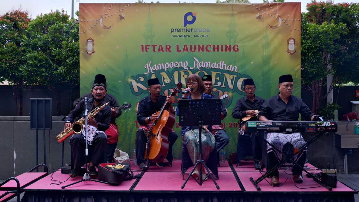 HIBURAN: Konsep dan tema &ldquo;Kampoeng Ramadhan&ndash;Kampoeng Melayu di Place Hotel Surabaya Airport.