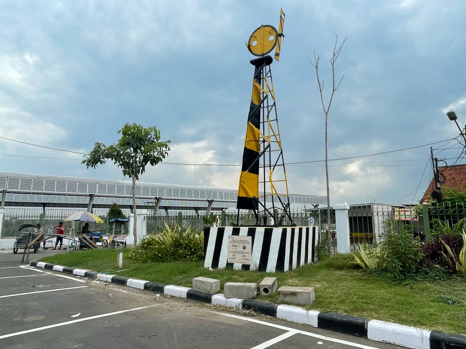 FASILITAS: Stasiun Krian seusai renovasi. (M SAIFUL ROHMAN/RADAR SIDOARJO)
