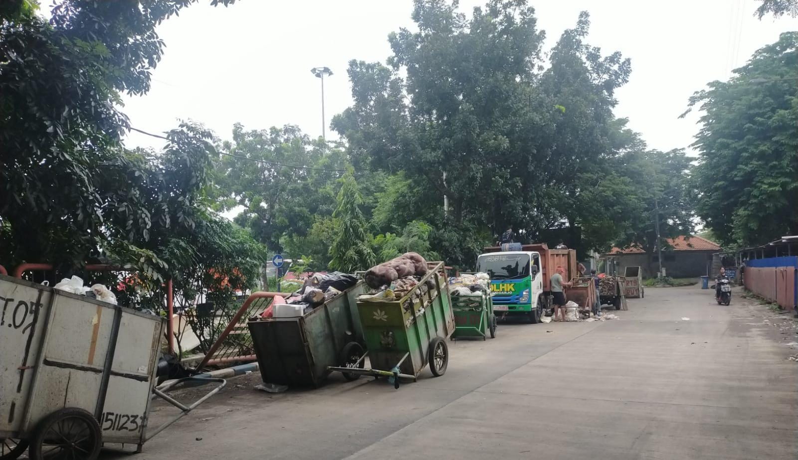 PROGRES: Terpantau TPS Terminal Purabaya, Sidoarjo, sudah bersih dari tumpukan sampah. (M SAIFUL ROHMAN/RADAR SIDOARJO)