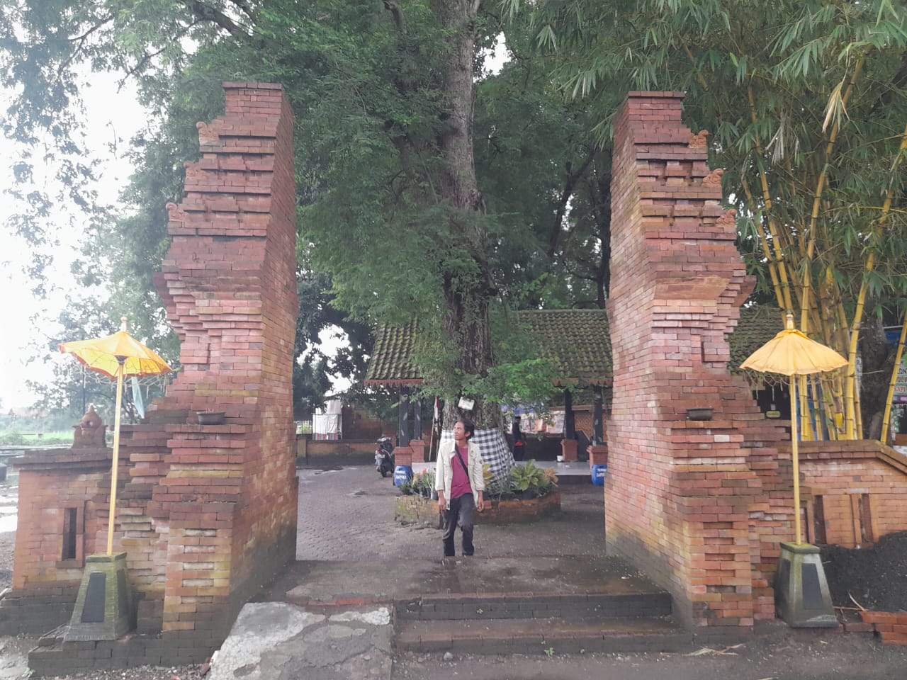 JUJUKAN:  Wisata Punden Mbah Retjo di Dusun Luwung, Desa Ganggang Panjang, Kecamatan Tanggulangin.