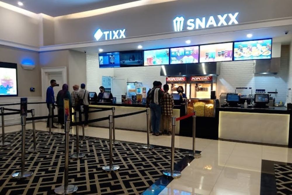 NGABUBURIT: Nonton film di Cinepolis Lippo Plaza Sidoarjo. (IST)