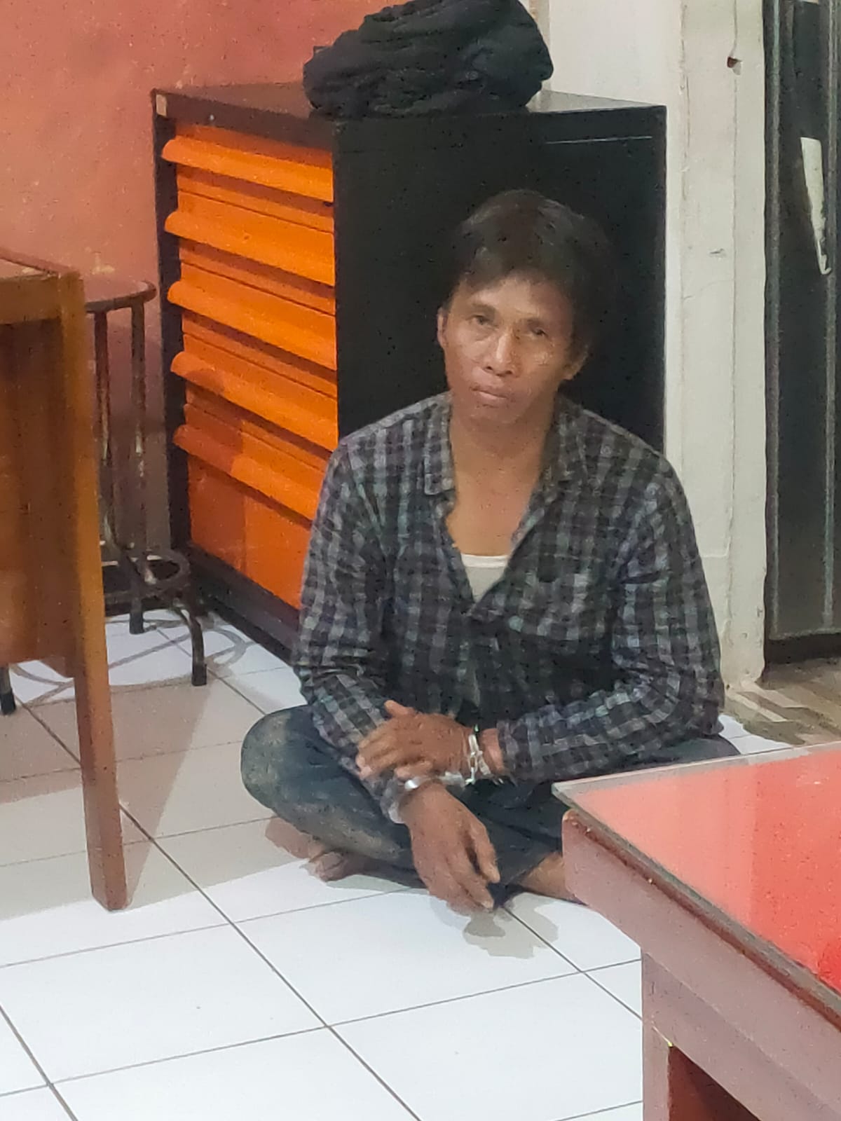 MELAS : Pelaku pencurian uang ditangkap warga di Sukodono. (IST)