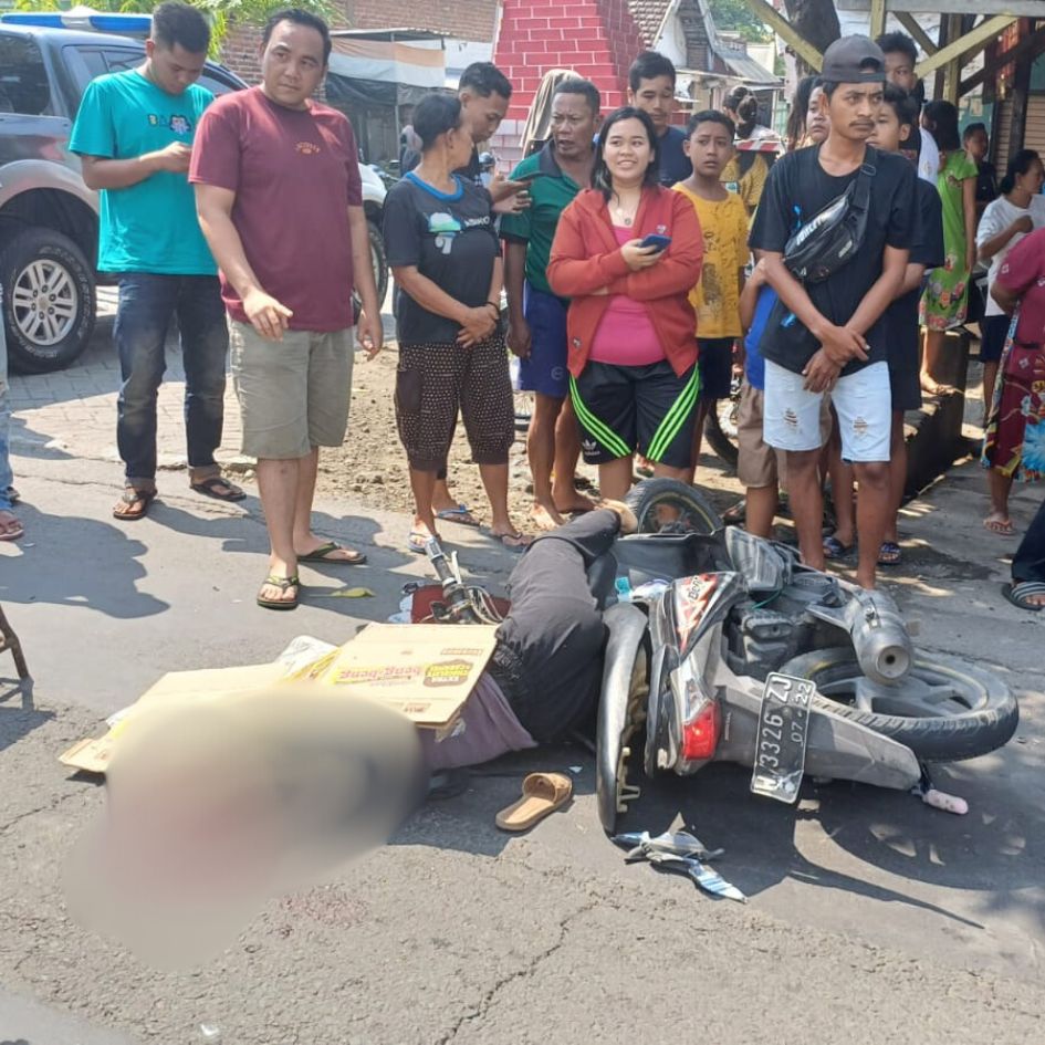 LAKA MAUT : Jenazah korban kecelakaan di Prambon, Sidoarjo, Minggu, 5 Mei 2024. (IST)