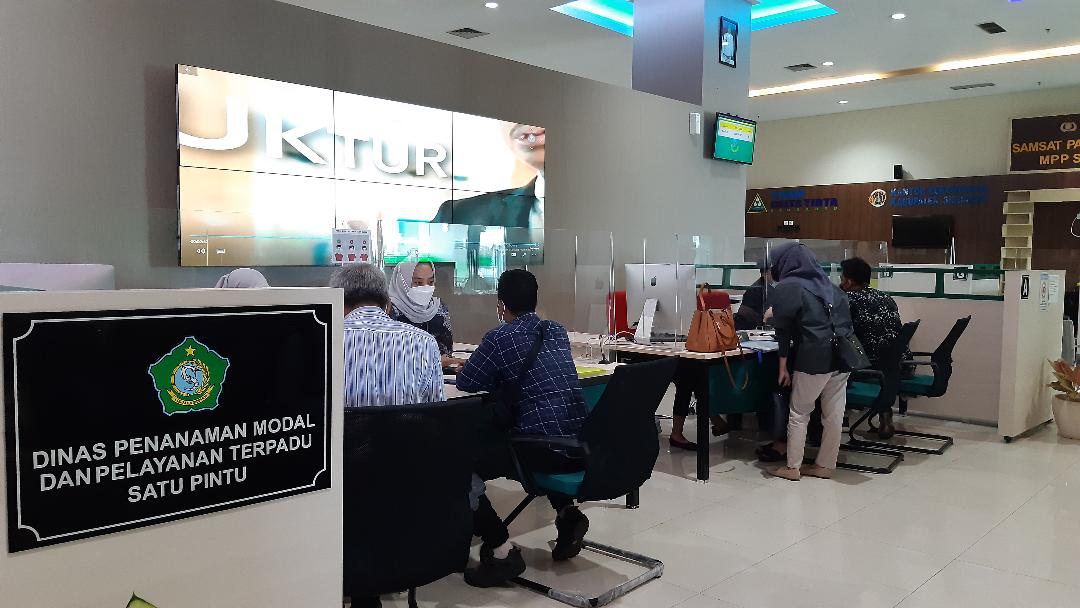 MEMUASKAN: Pelayanan di Dinas Penanaman Modal dan Pelayanan Terpadu Satu Pintu Pemkab Sidoarjo.