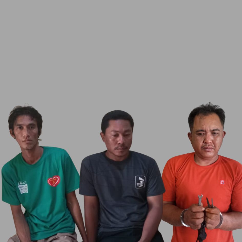 KAPOK : Tiga tersangka curanmor diamankan di Polsek Tarik, Sidoarjo. (IST)