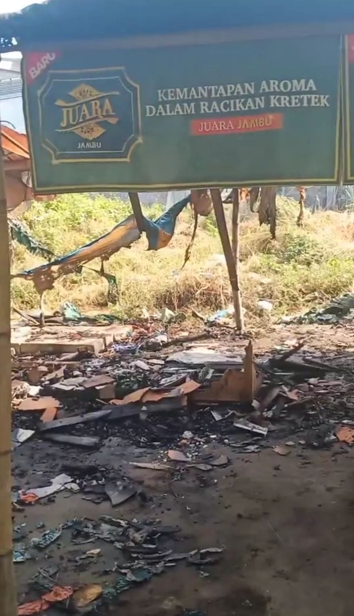 LUDES: Kondisi warkop di Buduran, Sidoarjo, usai terbakar pada Kamis, 23 Mei 2024. (IST)