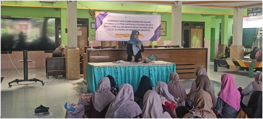 TAMBAHAN ILMU : Peserta Pemberdayaan Kader Kesehatan dalam Perawatan Bayi Baru Lahir oleh Poltekkes Kemenkes Surabaya sangat antusias.