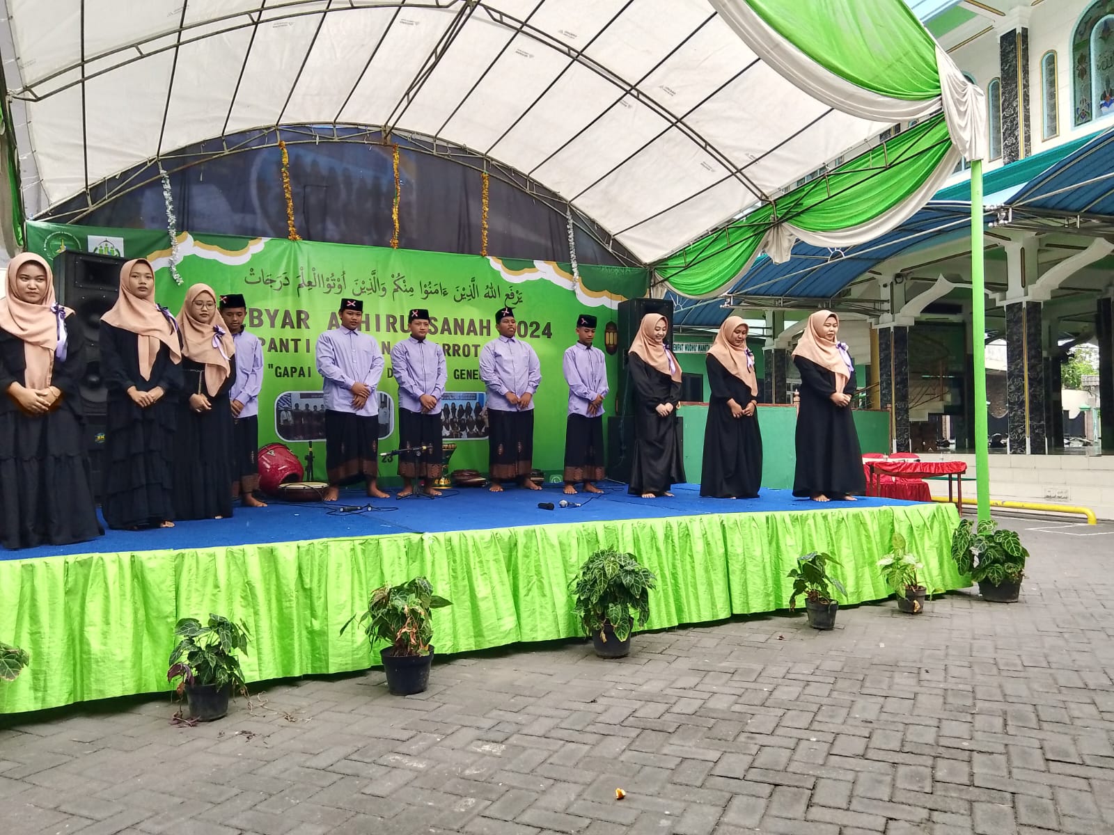 GENERASI EMAS: Kegiatan gebyar Akhirussanah 2024 panti asuhan Mabarrot YPM Sarirogo. (IST)