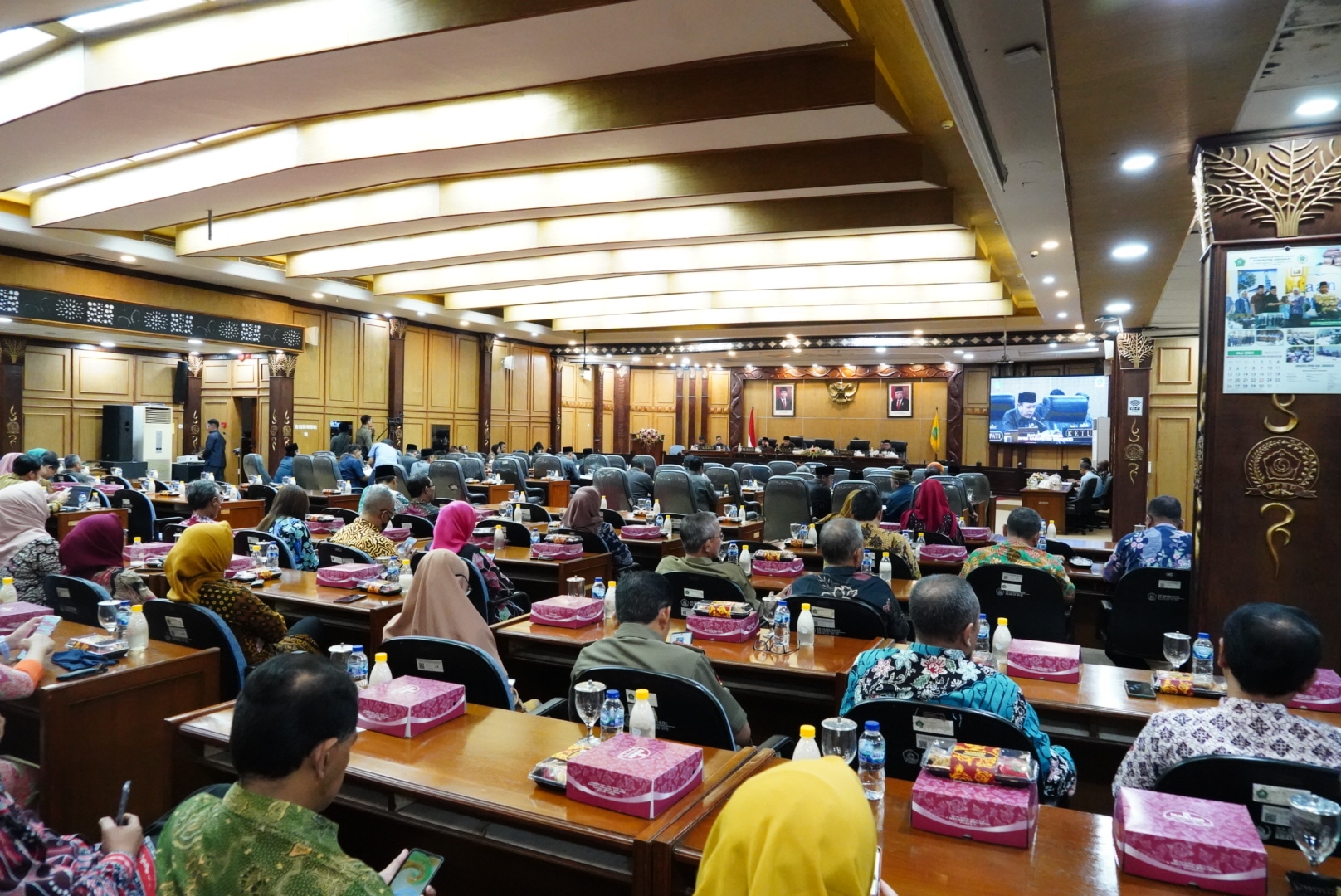 DIBAHAS BERSAMA: Rapat paripurna pembahasan RPJPD 2025-2045 di gedung DPRD Sidoarjo. (IST)