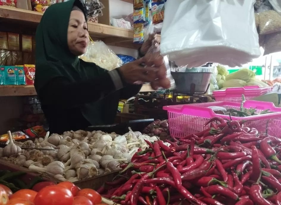 MAKIN PEDAS: Harga cabai mulai merangkak naik hingga menyentuh angka Rp 40 ribu per kg. (DOK)