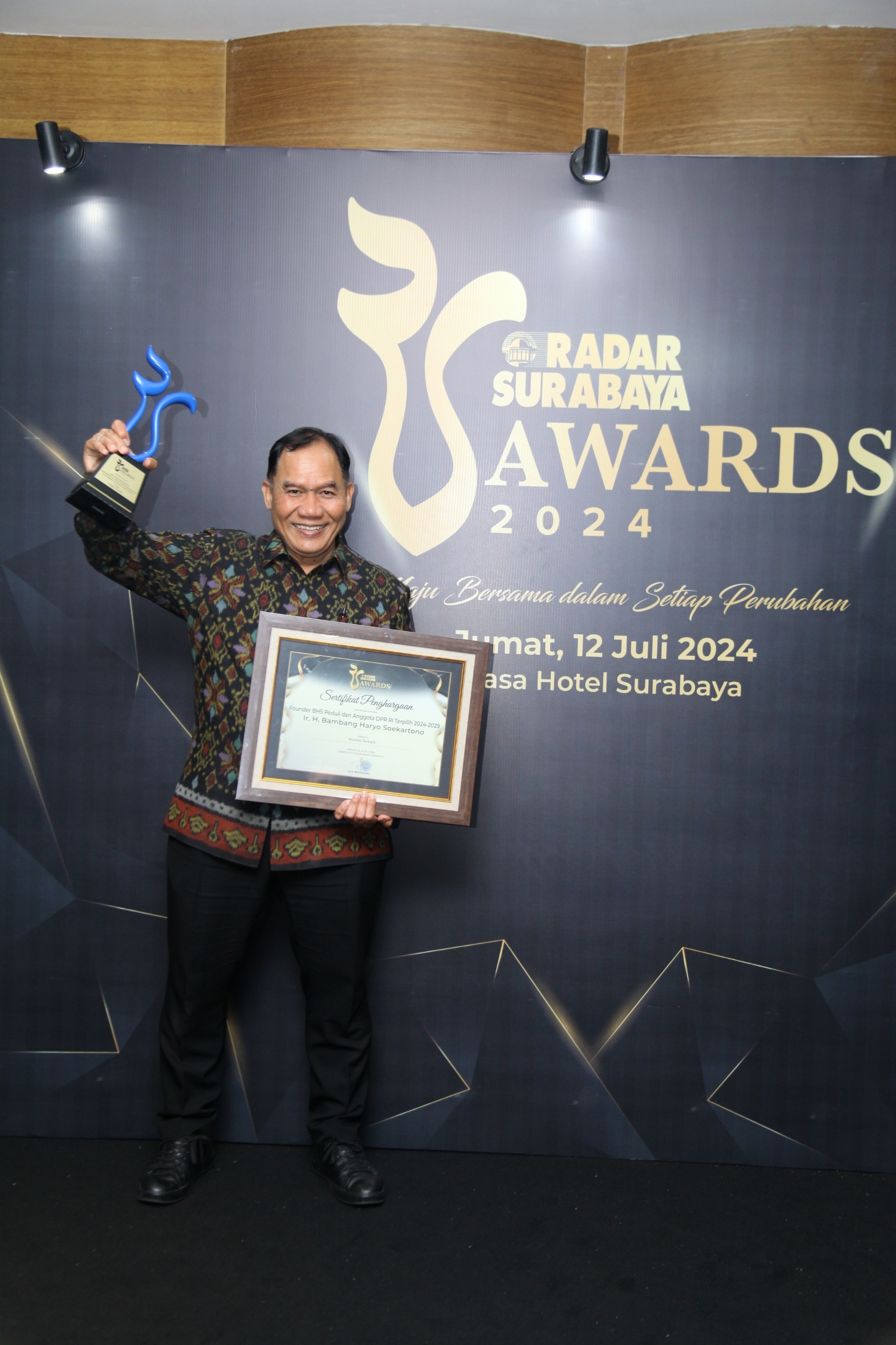 Ir H Bambang Haryo Soekartono