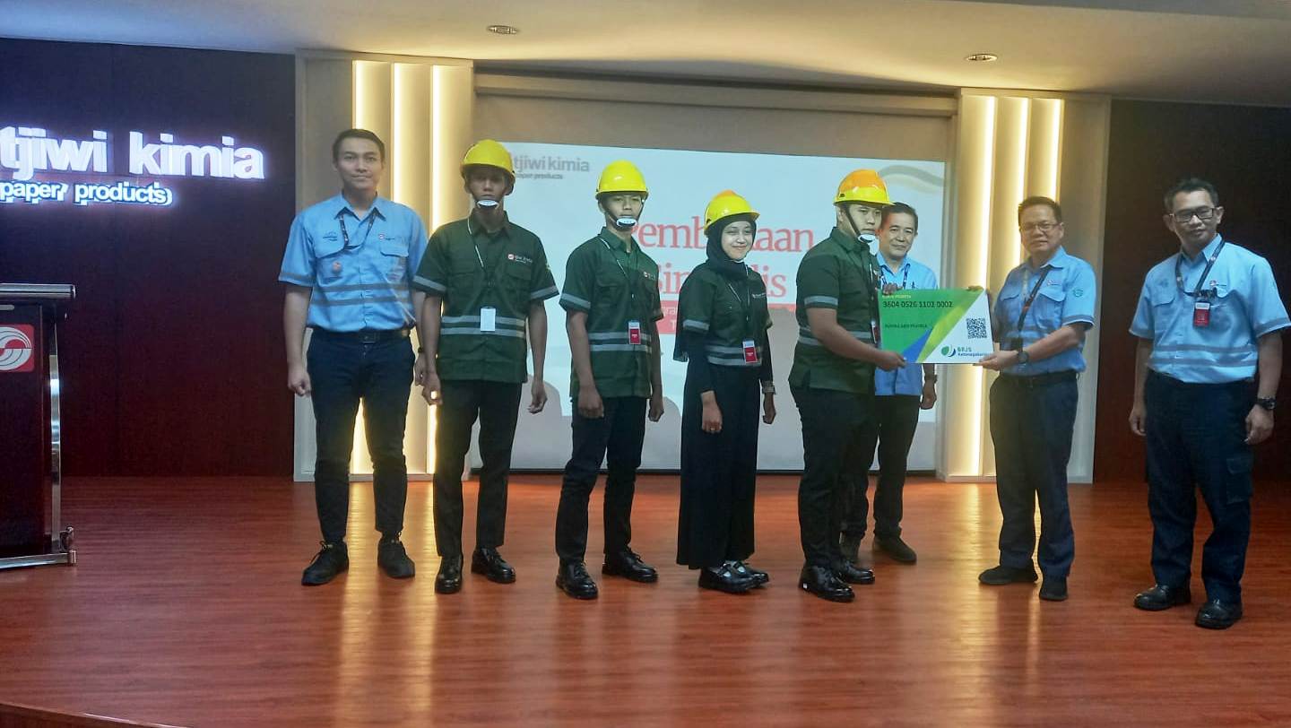 SIMBOLIS : Pembukaan magang indutsri di Pabrik Kertas Tjiwi Kimia, Tbk.