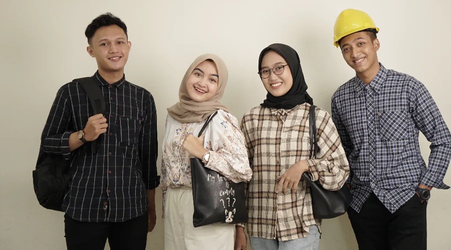 MAHASISWA : Universitas Muhammadiyah Surabaya (UM Surabaya) merupakan salah satu Perguruan Tinggi Swasta (PTS) terbaik di Jawa Timur dan Indonesia.