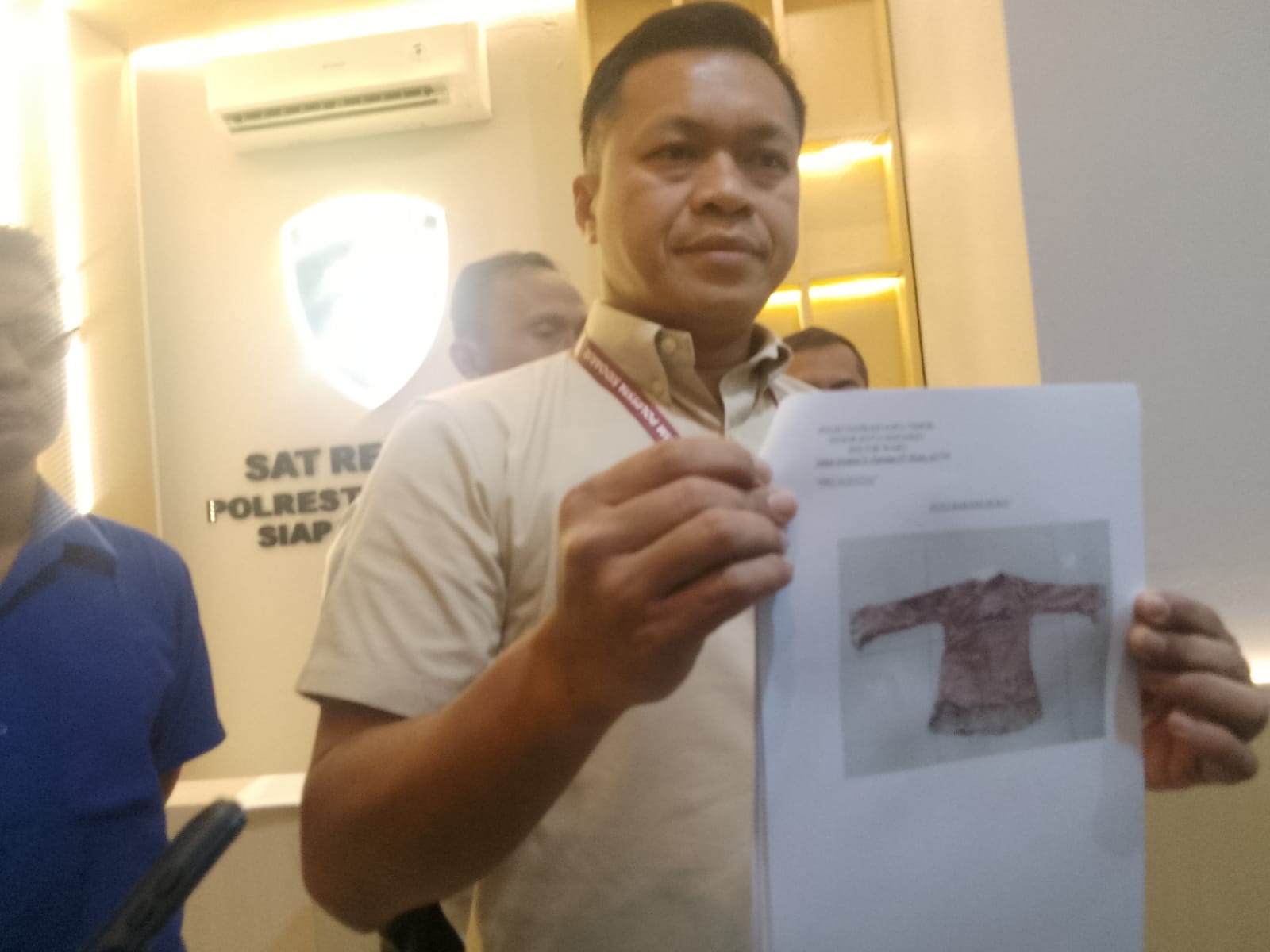 BARANG BUKTI : Foto pakaian milik korban. (IST)