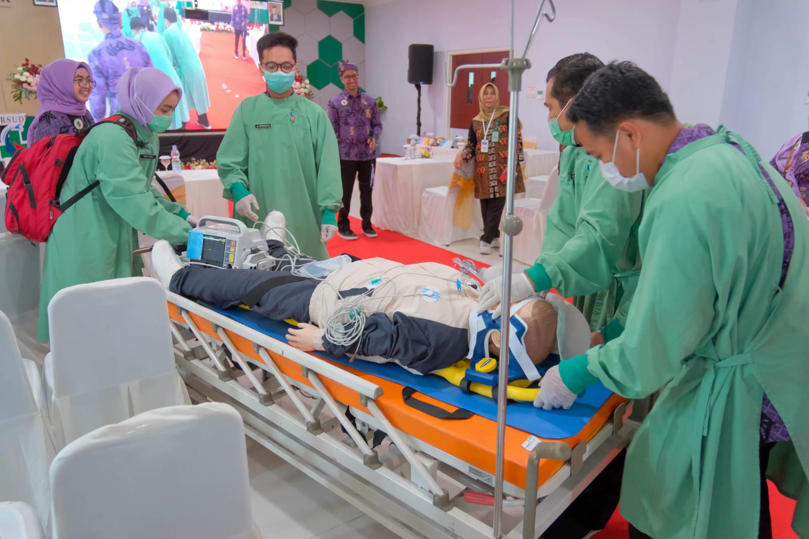 BERI PELAYANAN: RSUD Sibar buka pendaftaran operasi katarak gratis. (IST)
