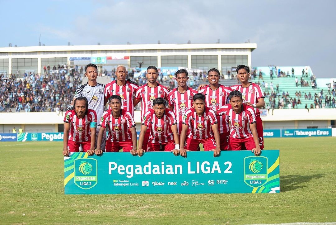 PERCAYA DIRI : Tim Deltras Sidoarjo saat melawan Persela Lamongan. (IST)