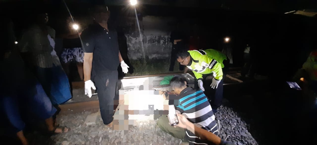 TRAGIS : Jenazah Mr X akan dievakuasi ke RSUD Sidoarjo, Minggu (15/9) malam. (IST)  &nbsp;