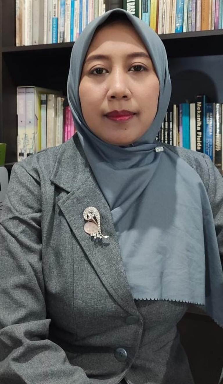 Kepala SMP Negeri 1 Prambon Sidoarjo Yekti Eriani &nbsp;
