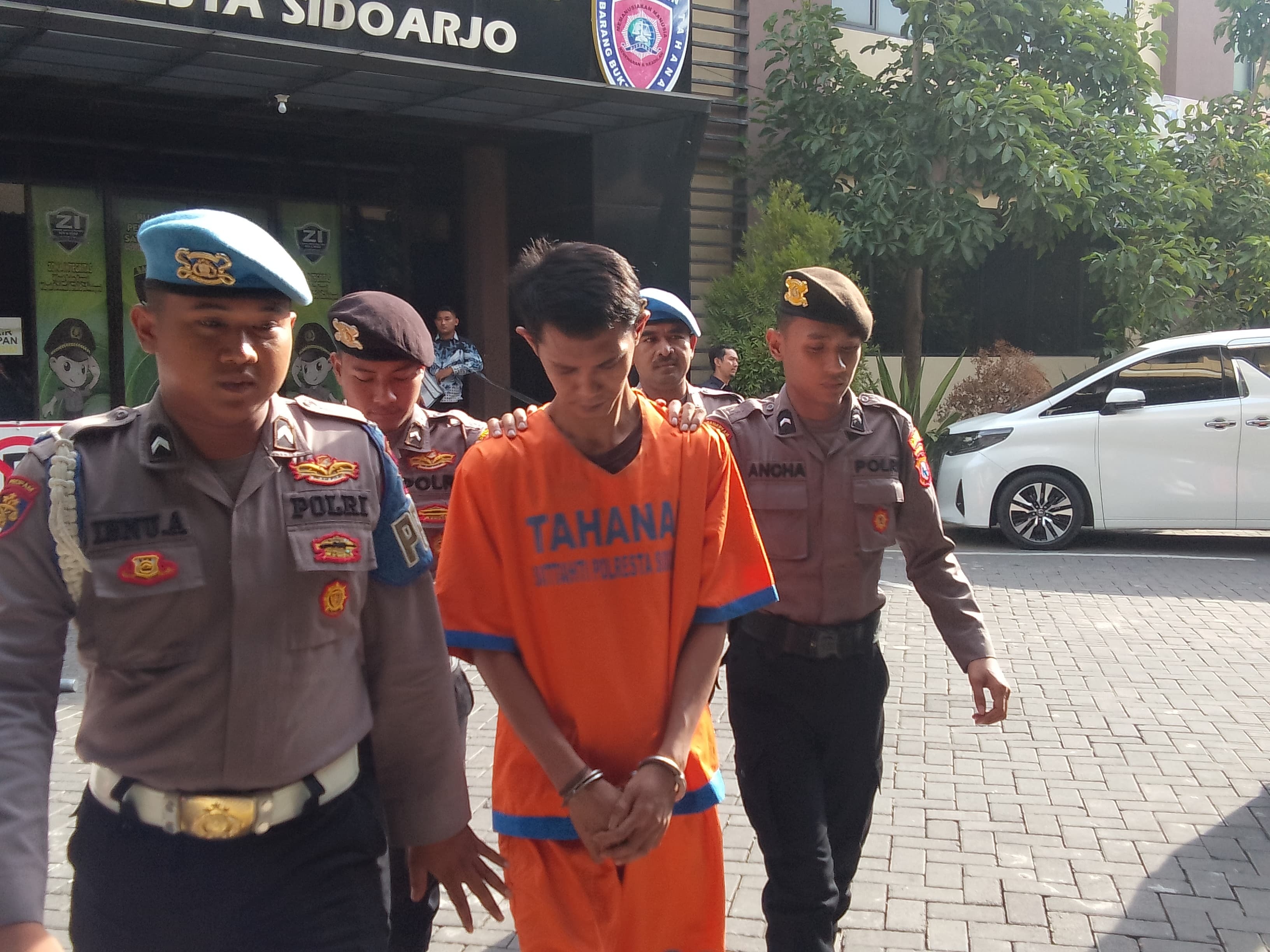 CEMBURU: Agung Prayudya pelaku pembunuhan. (DIKY PUTRA SANSIRI/RADAR SIDOARJO)