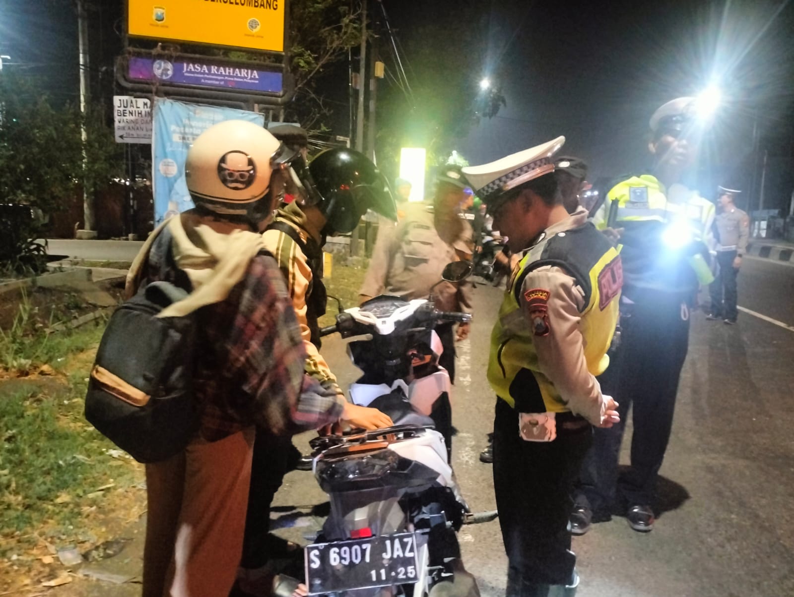 TEGAS: Polisi Sidoarjo saat Operasi Zebra Semeru 2024. (IST)