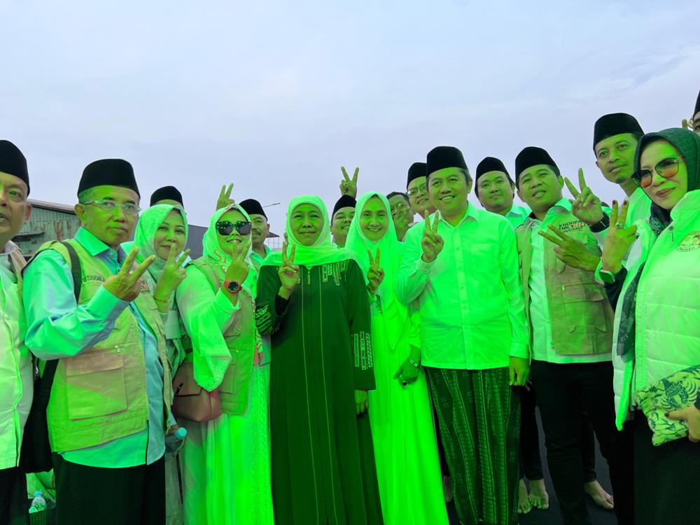 SHOLAWAT AKBAR: Cagub Jawa Timur nomor 2 Khofifah Indar Parawansa dan Cabup Sidoarjo nomor 2 Achmad Amir Aslichin