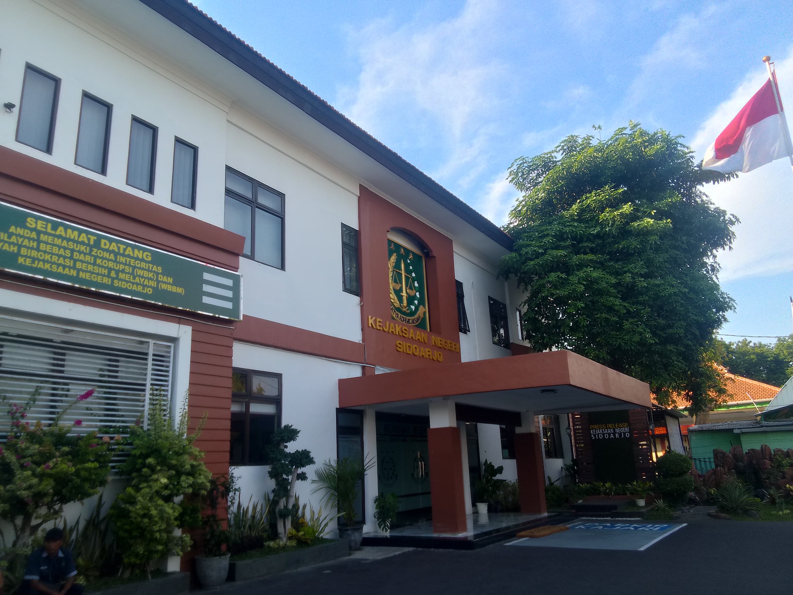 TAMPAK DEPAN : Kantor Kejari Sidoarjo. (DIKY PUTRA SANSIRI/RADAR SIDOARJO)