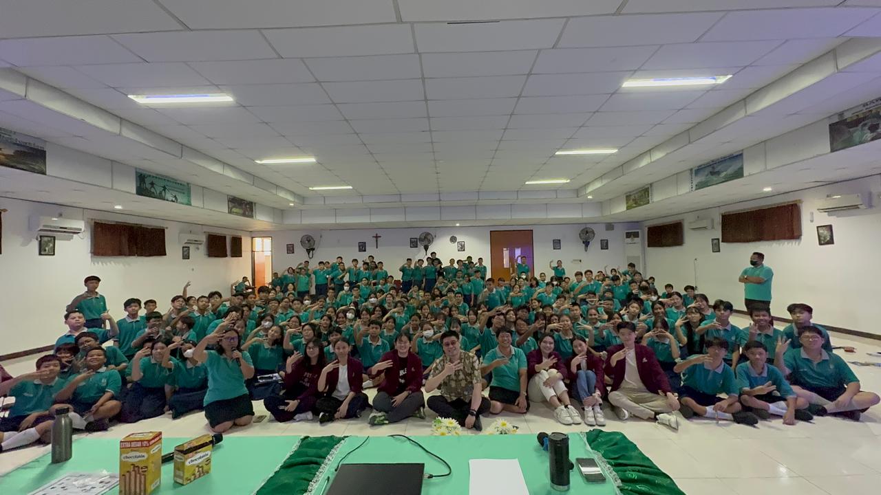 EDUKASI: Universitas Ciputra Surabaya (UC) memberikan program Pengabdian kepada Masyarakat (DIMAS)di SMP Katolik Santa Maria II Sidoarjo.
