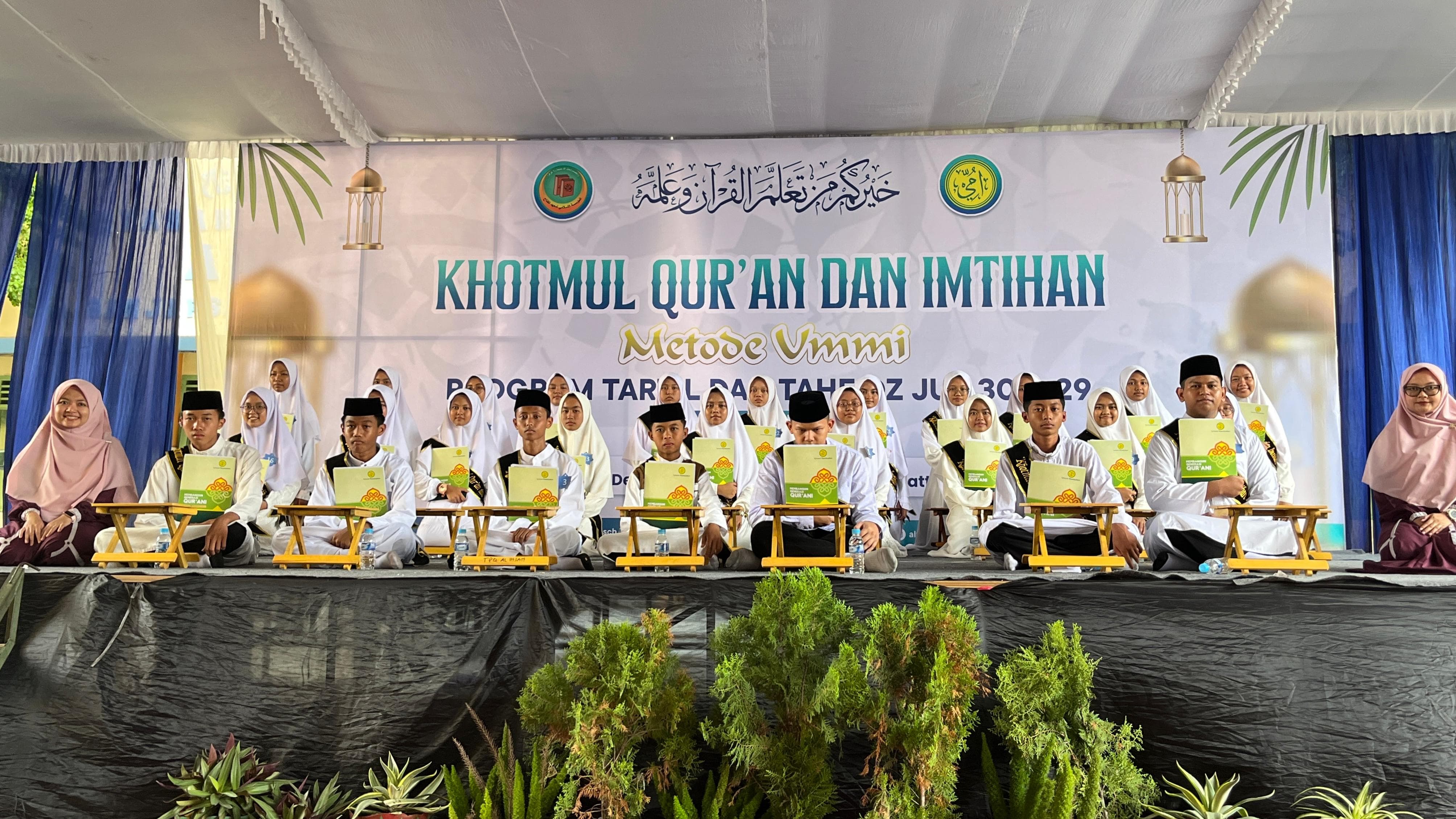 LUAR BIASA: Suasana kegiatan Khataman dan Imtihan SMP Al-Fattah Sidoarjo. (ANAS/RADAR SIDOARJO)
