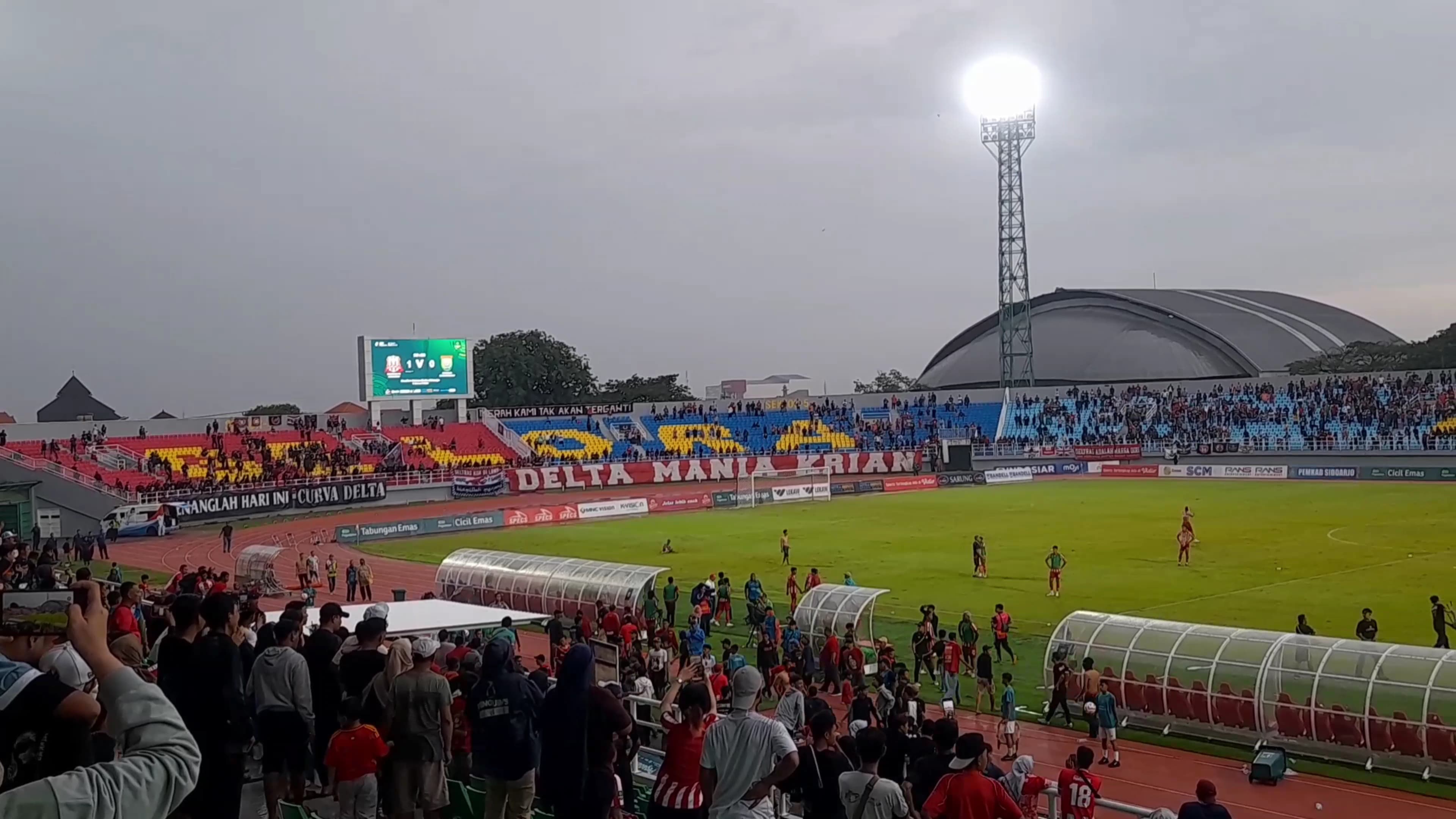 LIGA 2: Deltras saat bermain di Stadion Gelora Delta.(M SAIFUL ROHMAN/RADAR SIDOARJO)