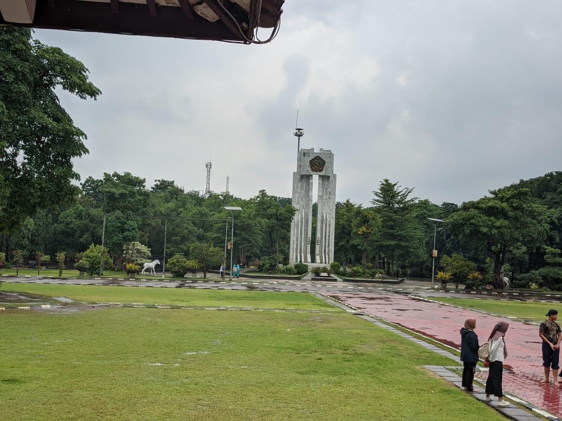 DIPERCANTIK: Alun-alun Sidoarjo yang direncanakan direvitalisasi mulai tahun ini. (M SAIFUL ROHMAN/RADAR SIDOARJO)