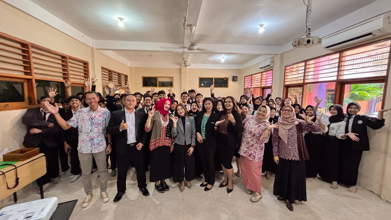 KOMPAK: favehotel Sidoarjo menggelar kegiatan Hospitality Sharing Session di SMK Airlangga Sidoarjo.
