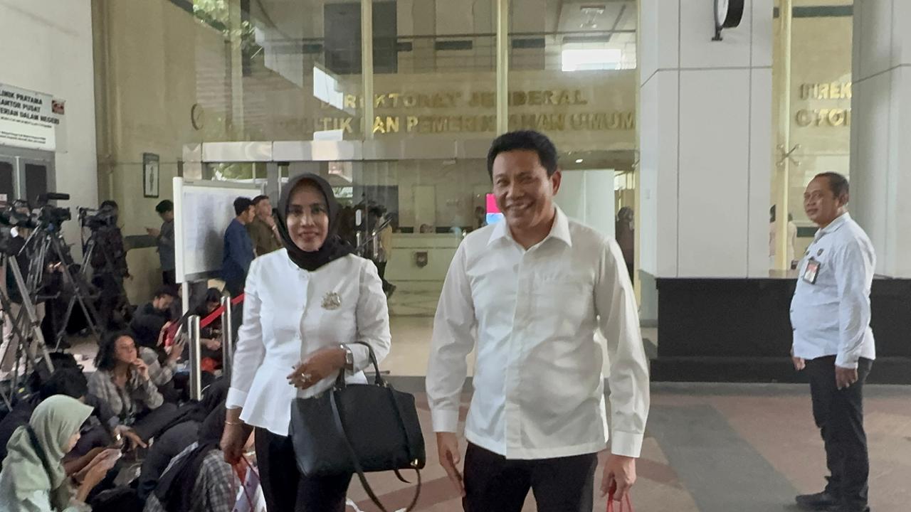 SEHAT: Bupati dan Wakil Bupati Sidoarjo terpilih, Subandi - Mimik Idayana seusai pemeriksaan kesehatan. (IST/RADAR SIDOARJO)