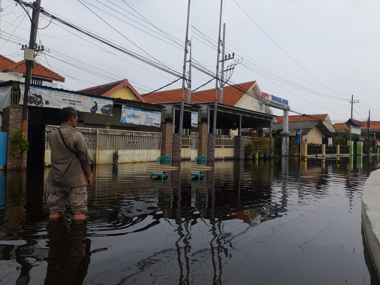 PARAH : Banjir tahunan di Desa Banjarasri dan Kedungbanteng, Tanggulangin, Sidoarjo yang belum teratasi. (M SAIFUL RAHMAN/RADAR SIDOARJO)