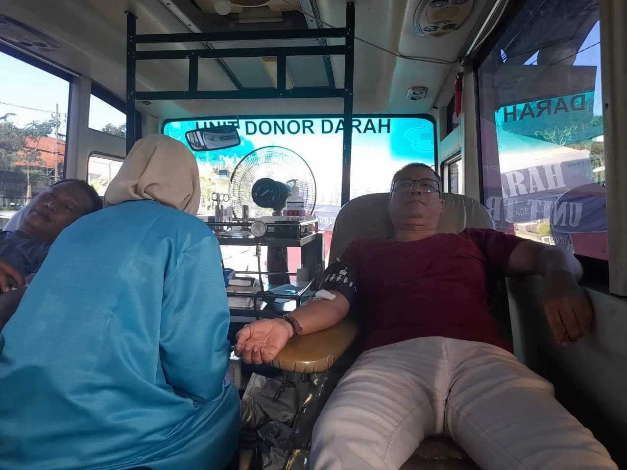 INOVASI : UTD PMI Sidoarjo tarik pendonor dengan berikan sembako. (IST/RADAR SIDOARJO)