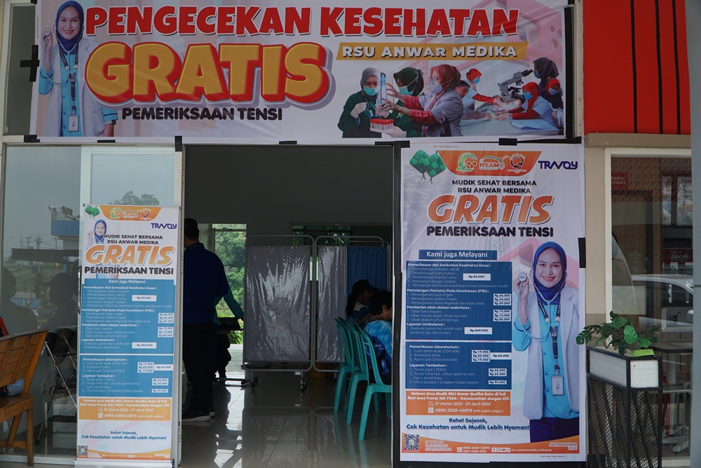 FASILITAS: RSU Anwar Medika bekerja sama dengan PT Jasamarga Related Business (JMRB) membuka posko kesehatan di Rest Area Travoy KM 725A, Tol Surabaya-Mojokerto (Sumo).