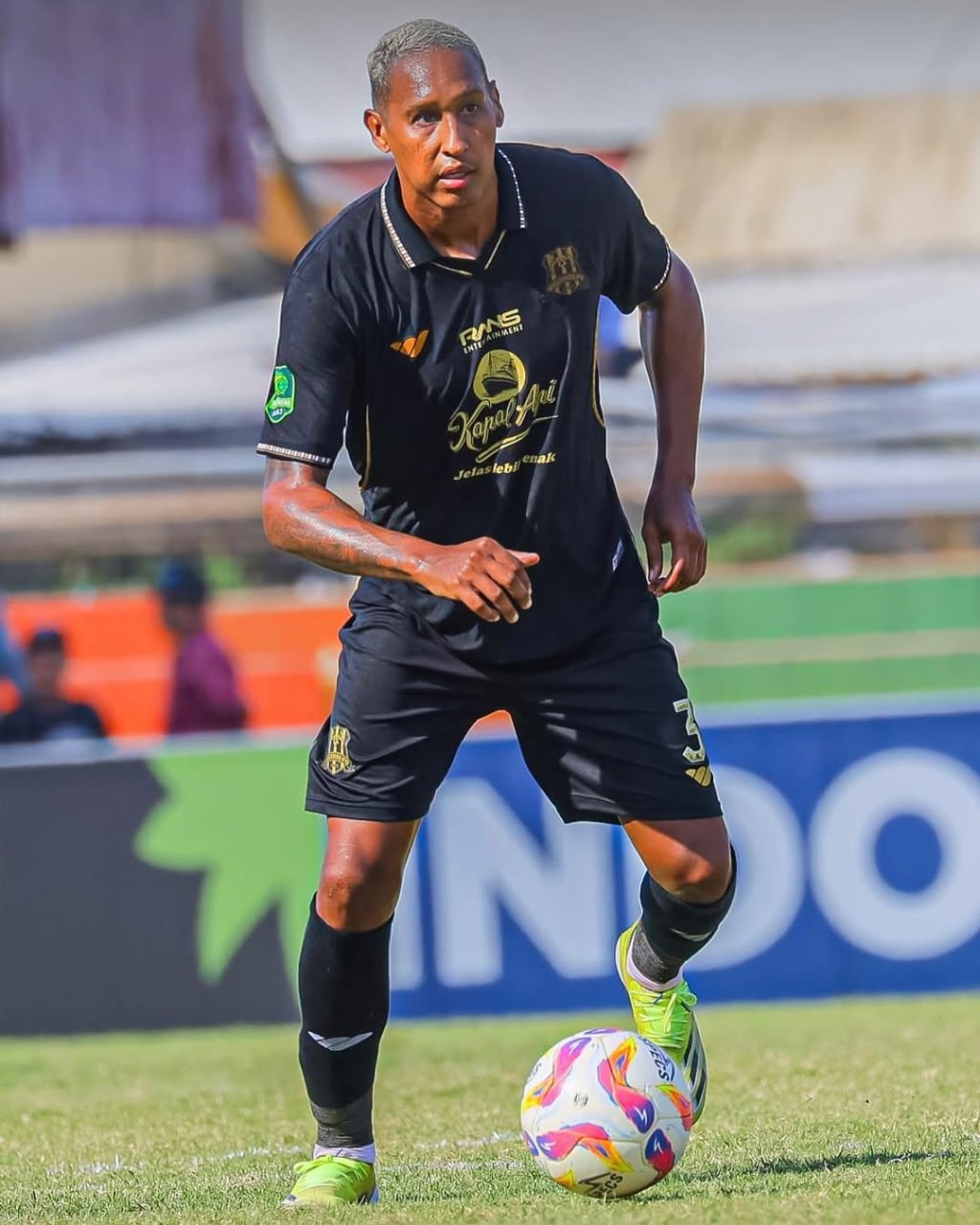TERBAIK: Pemain Deltras Sidoarjo, Artur Vieira mulai dilirik tim lain. (IST/RADAR SIDOARJO)