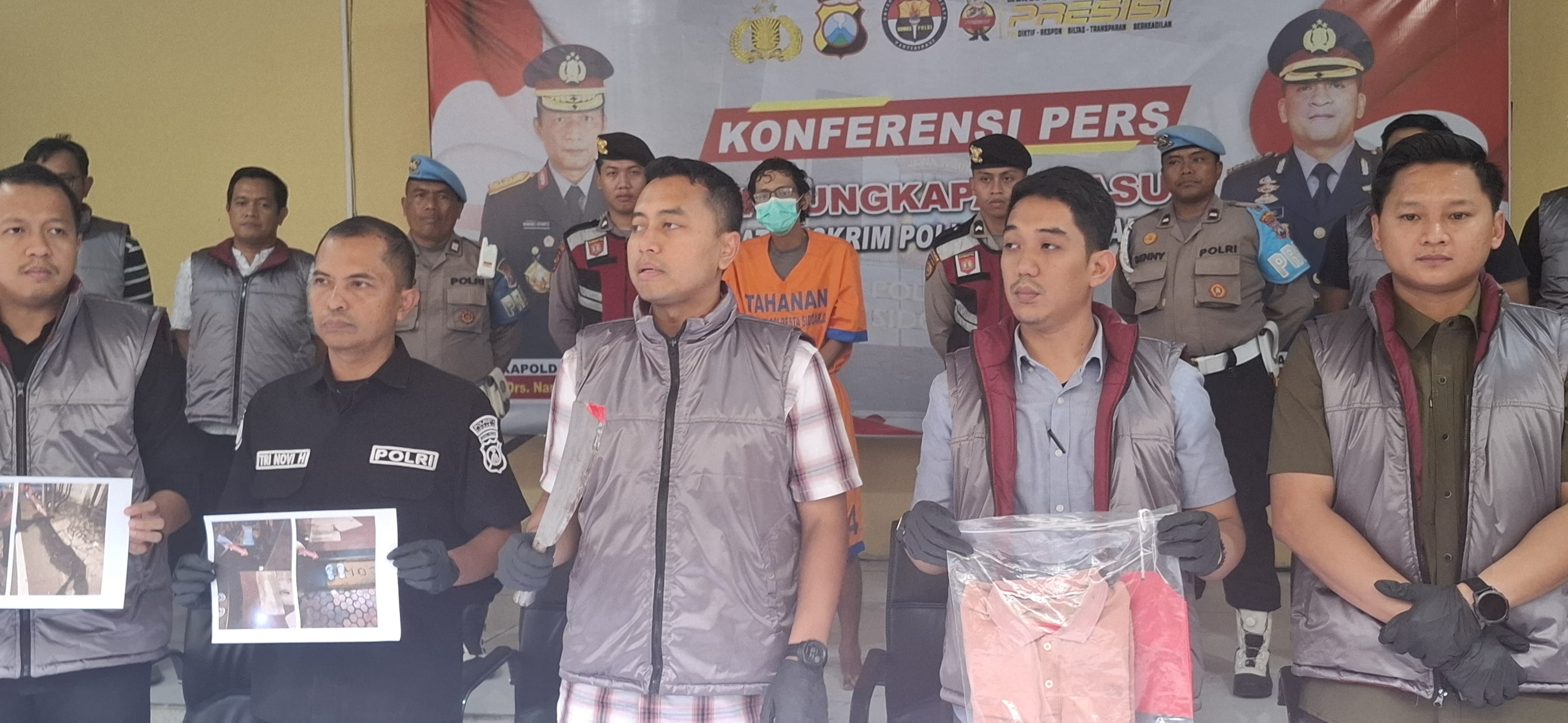 DIAMANKAN : Tersangka Achamd Rifaldi saat diamankan Satreskrim Polresta Sidoarjo usai bacok temannya sesama pengamen saat lebaran. (GUNTUR IRIANTO/RADAR SIDOARJO)