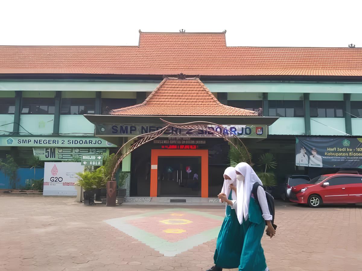 DIBUKA: SMPN 2 Sidoarjo menjadi salah satu sekolah yang menerima siswa jalur KKO.