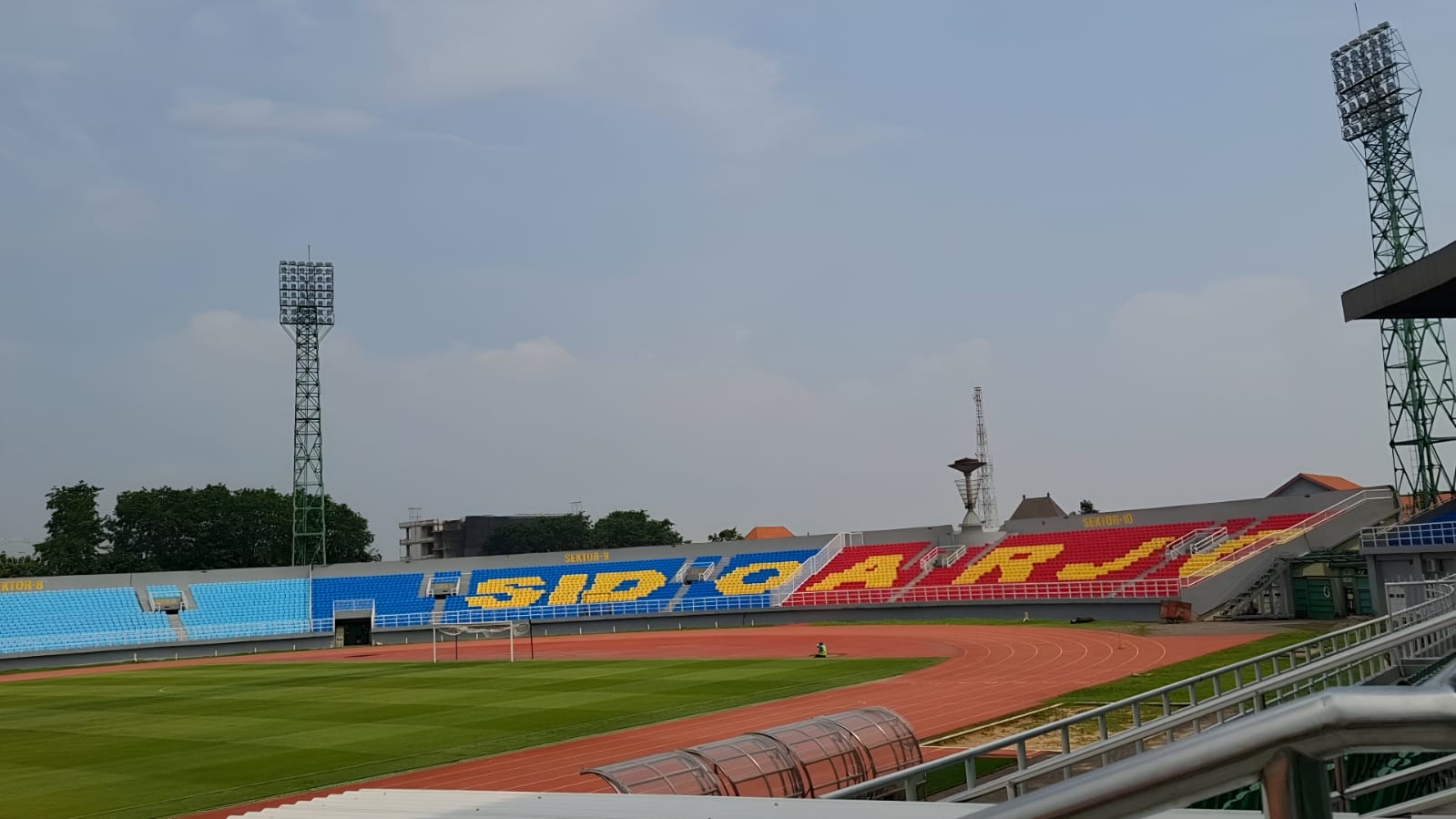 STANDAR FIFA: Stadion Gelora Delta Sidoarjo gagal jadi veneu Piala AFF U-23. (M SAIFUL ROHMAN/RADAR SIDOARJO)