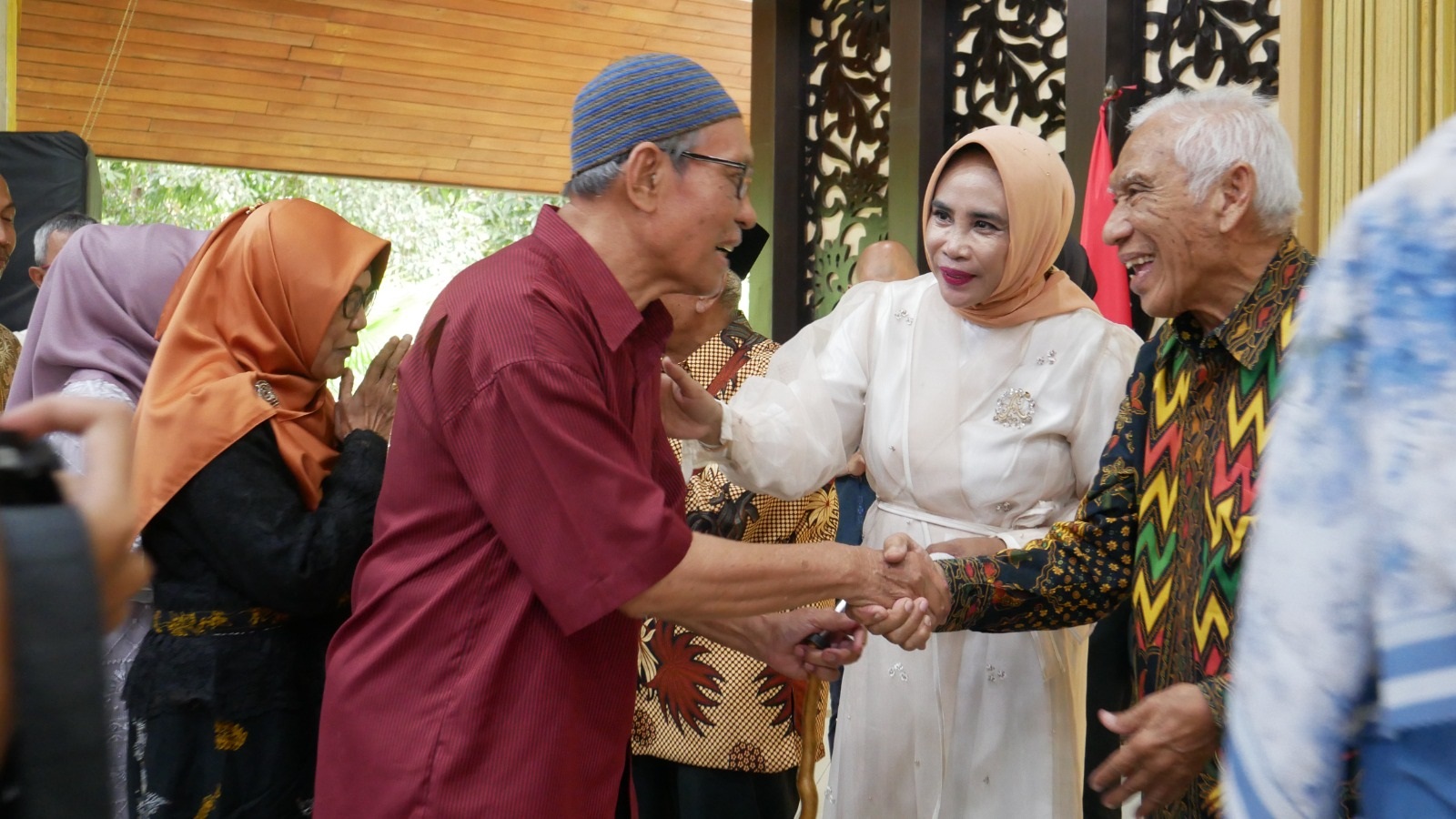 SILATURAHMI: Wakil Bupati Sidoarjo Mimik Idayana saat menggelar halalbihalal di Pendapa Delta Wibawa, Minggu (20/4). (IST)