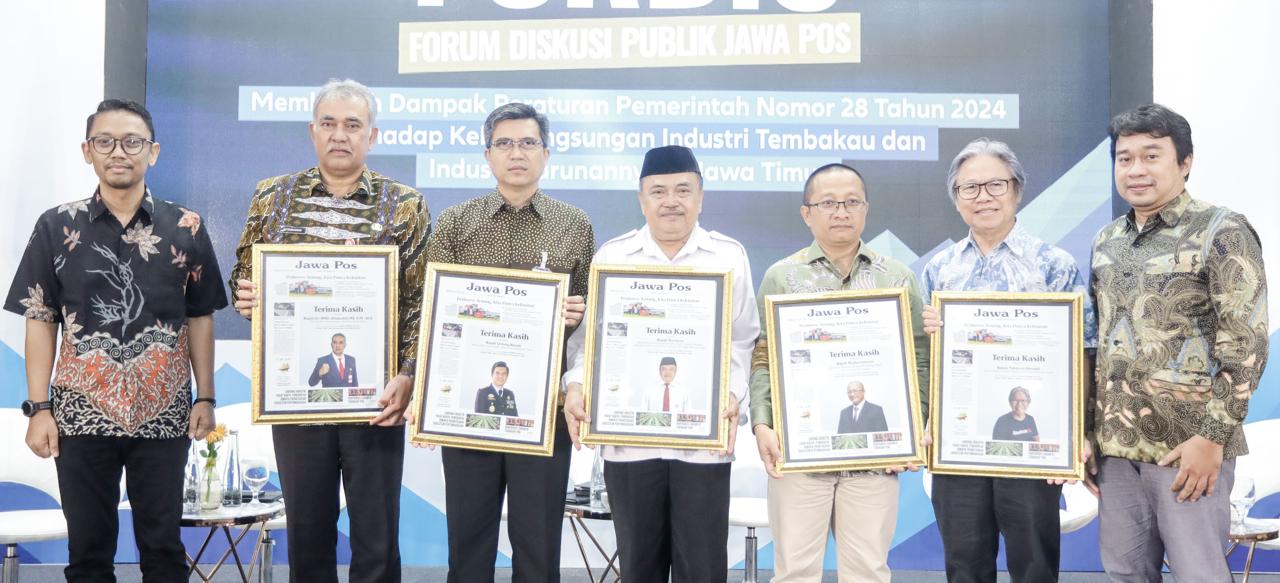 PENYUMBANG PENDAPATAN NEGARA: Forum Diskusi Publik Jawa Pos menampung masukan dan unek-unek substansi yang merugikan industri hasil tembakau di PP 28/2024 harus dikaji kembali. (ALFIAN RIZAL/JAWA POS)
