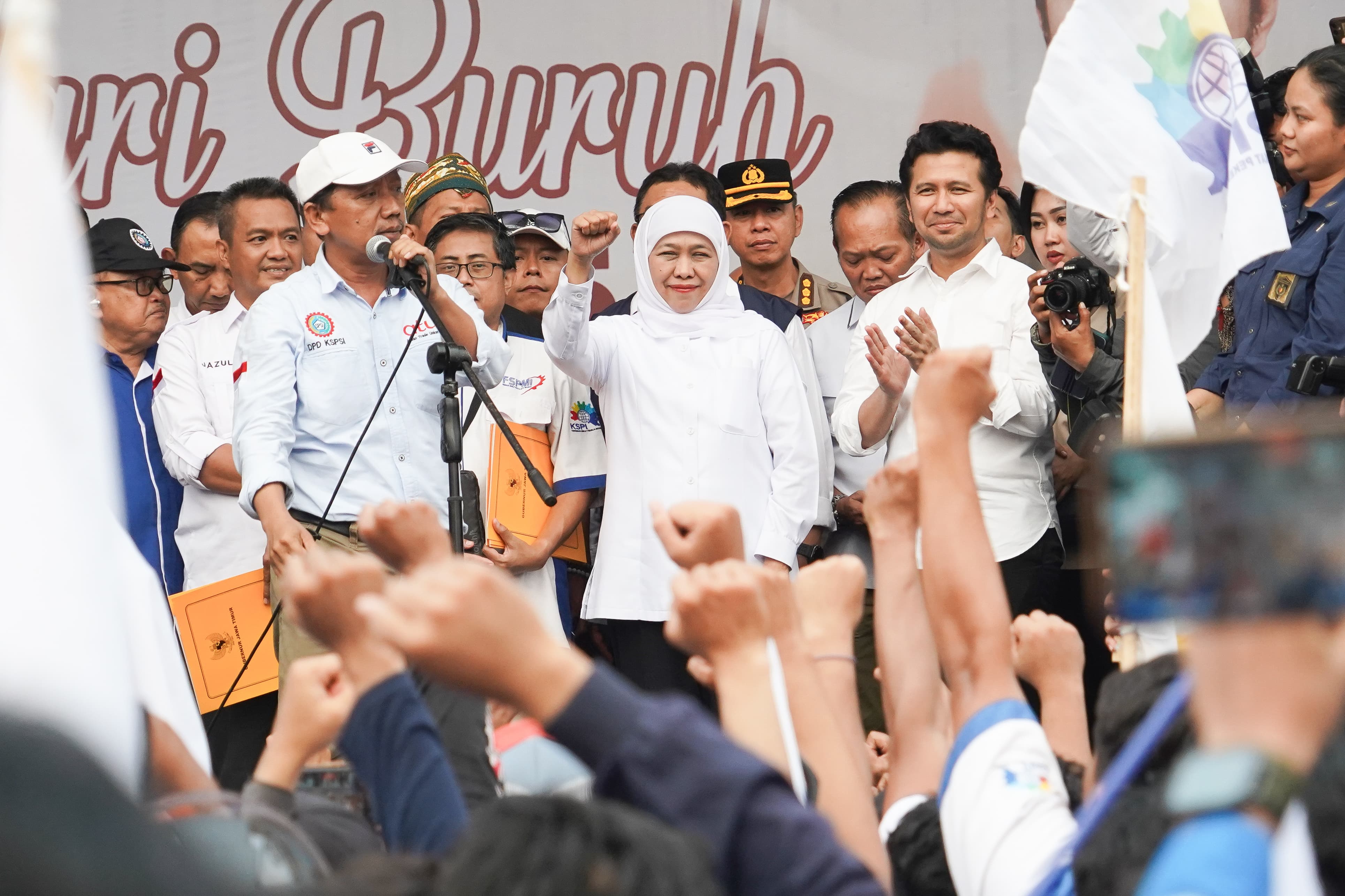 Gubernur Jatim Khofifah Indar Parawansa.