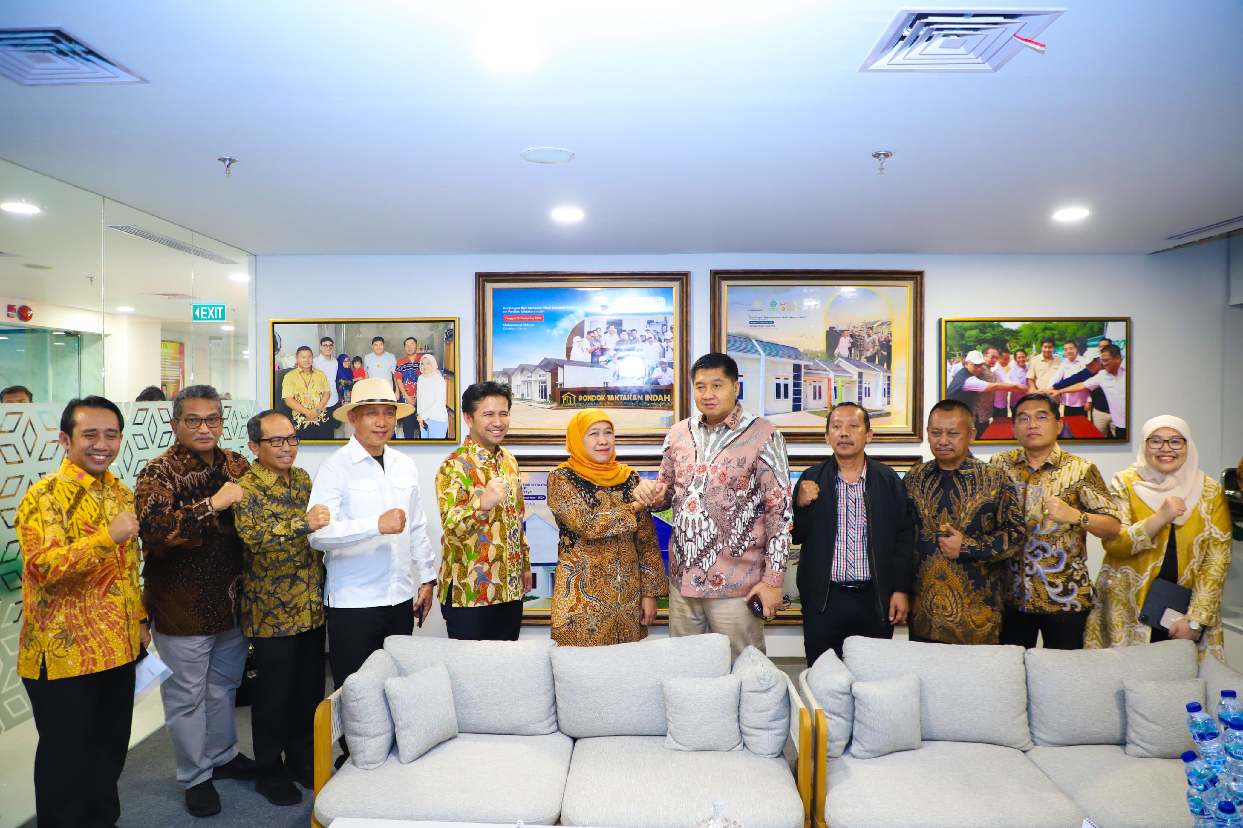 KOMUNIKASI: Gubernur Jawa Timur Khofifah Indar Parawansa menemui Menteri Perumahan dan Kawasan Permukiman (PKP), Maruarar Sirait.