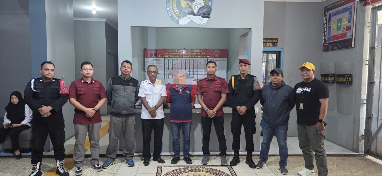 PENYIDIKAN LANJUTAN: Seorang narapidana dipindahkan ke Rutan Kelas IIA Ambon.