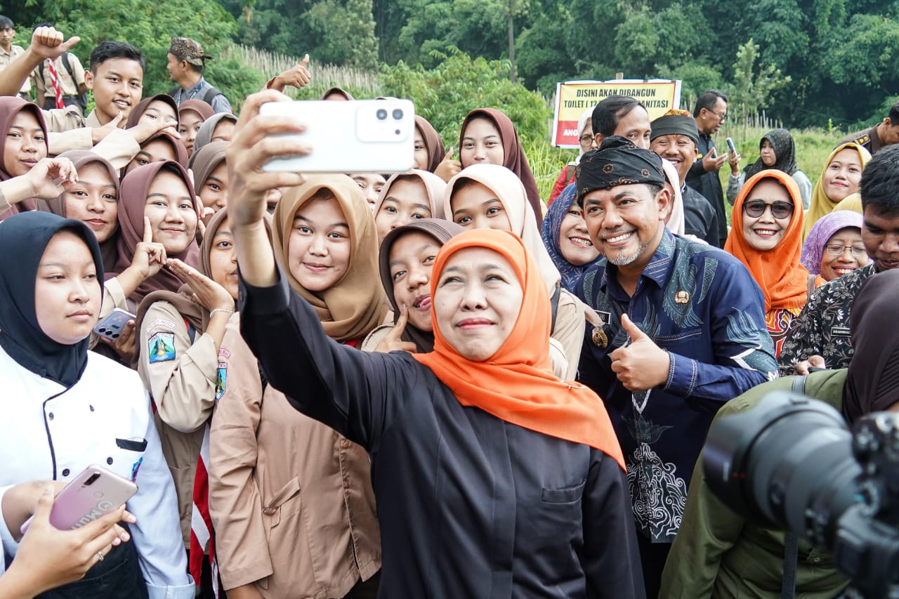 INOVATIF: Gubernur Jawa Timur (Jatim) Khofifah Indar Parawansa mendongkrak kompetensi generasi muda.